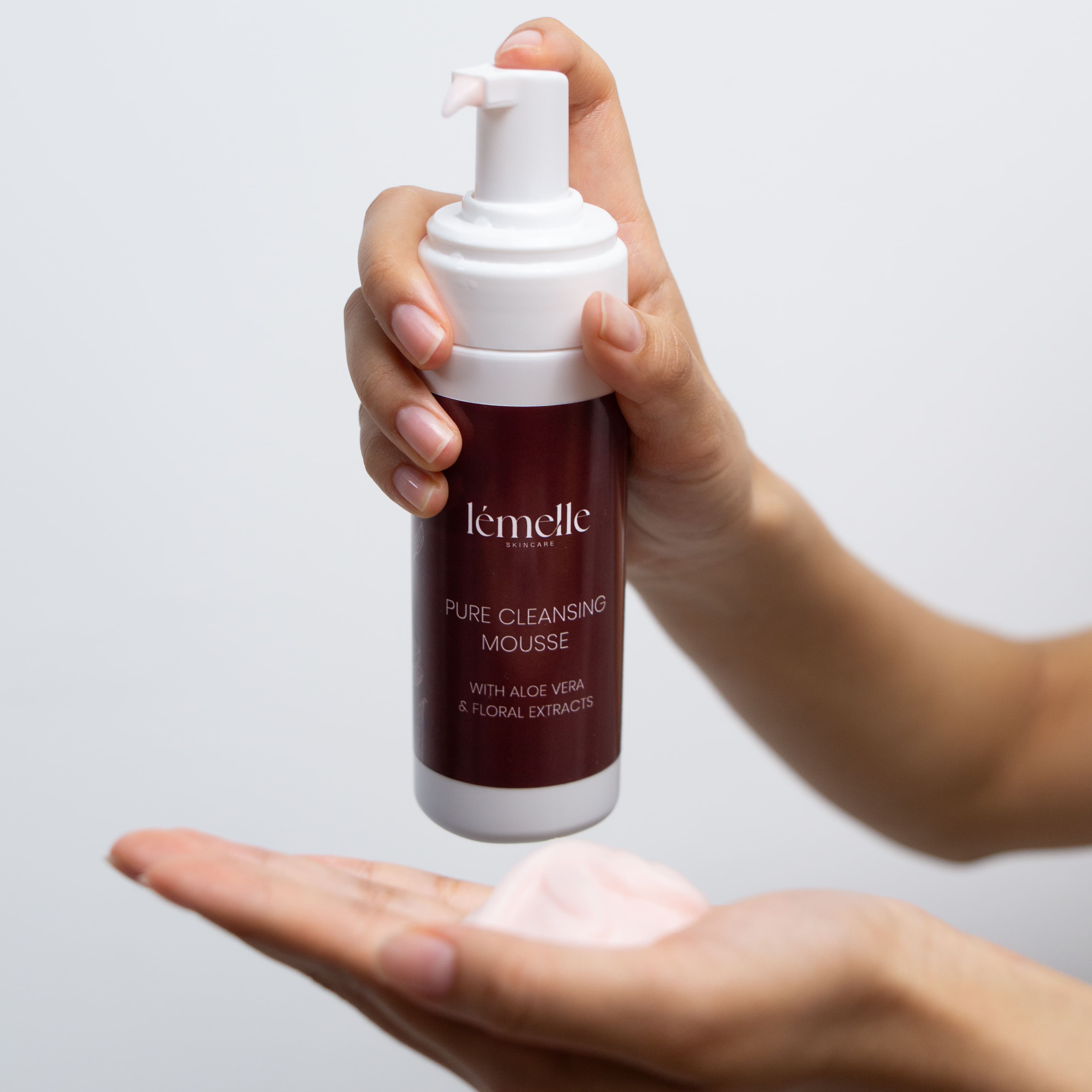 Pure Cleansing Mousse mit Aloe Vera und Blütenextrakten